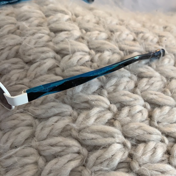 Rough Justice lustrous ice blue ☘️host pick☘️ - Picture 3 of 7